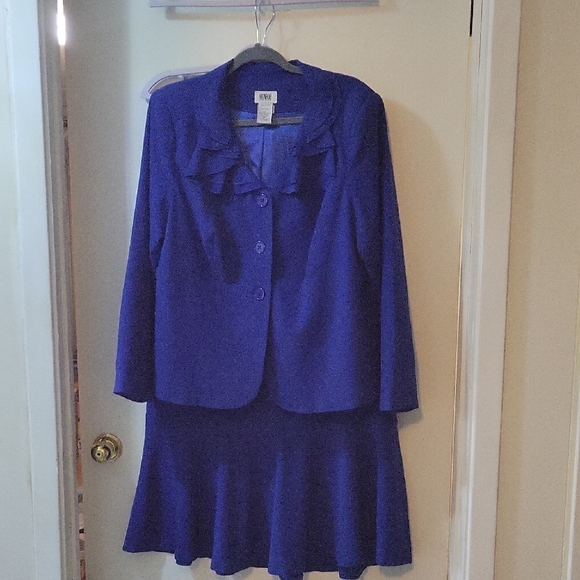Monroe & Main Dresses & Skirts - Monroe & Main Blue Ruffled Tiered Knee-Length Skirt